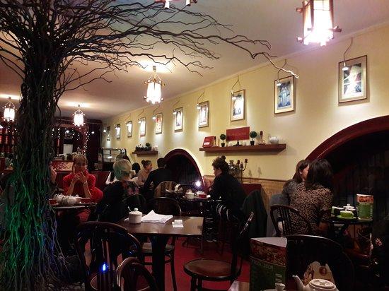 Teahaz A Voros Oroszlanhoz